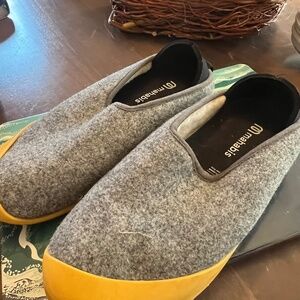Woman's Felt Slippers